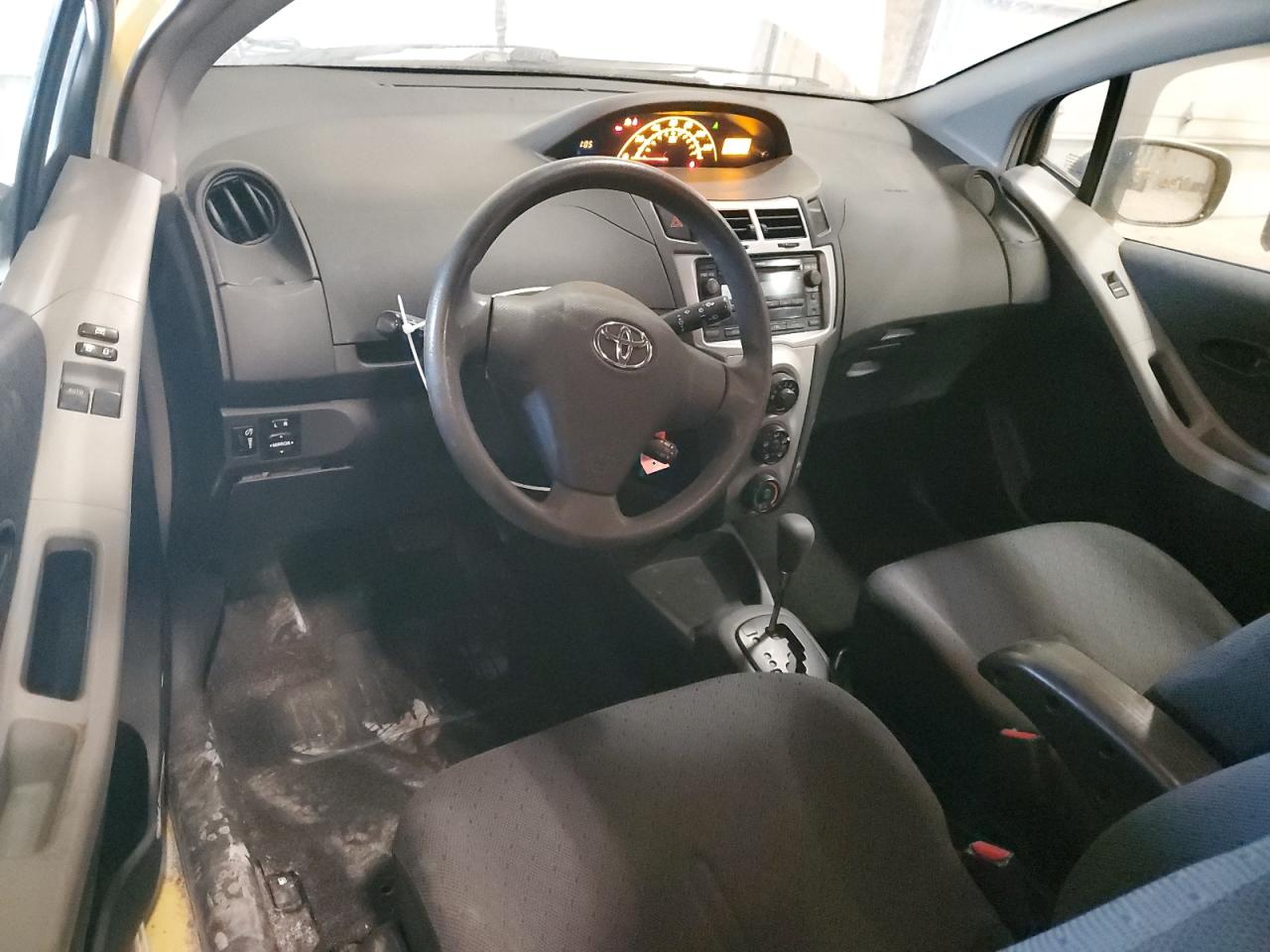2010 Toyota Yaris - Image 8