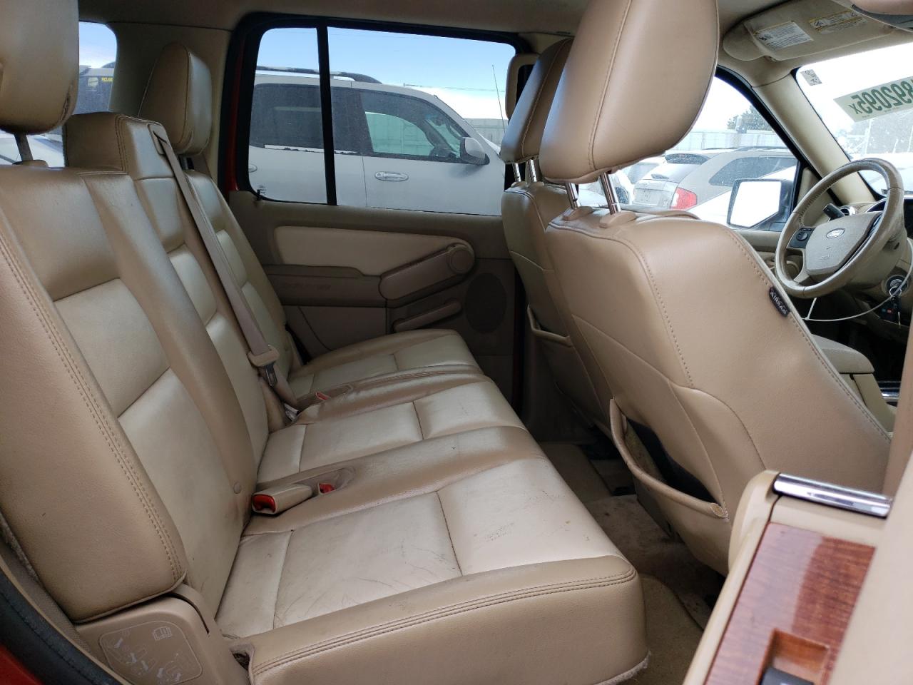 2010 Ford Explorer - Image 11