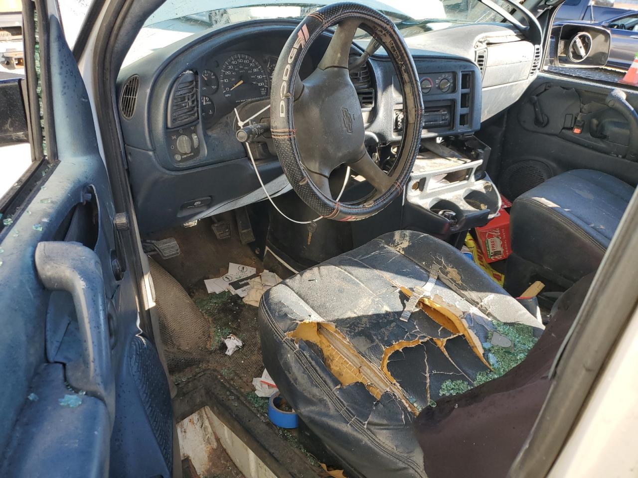 2004 Chevrolet Astro - Image 8