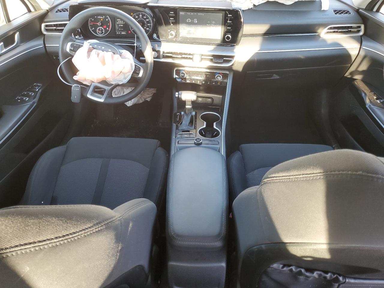 2023 Kia K5 - Image 8