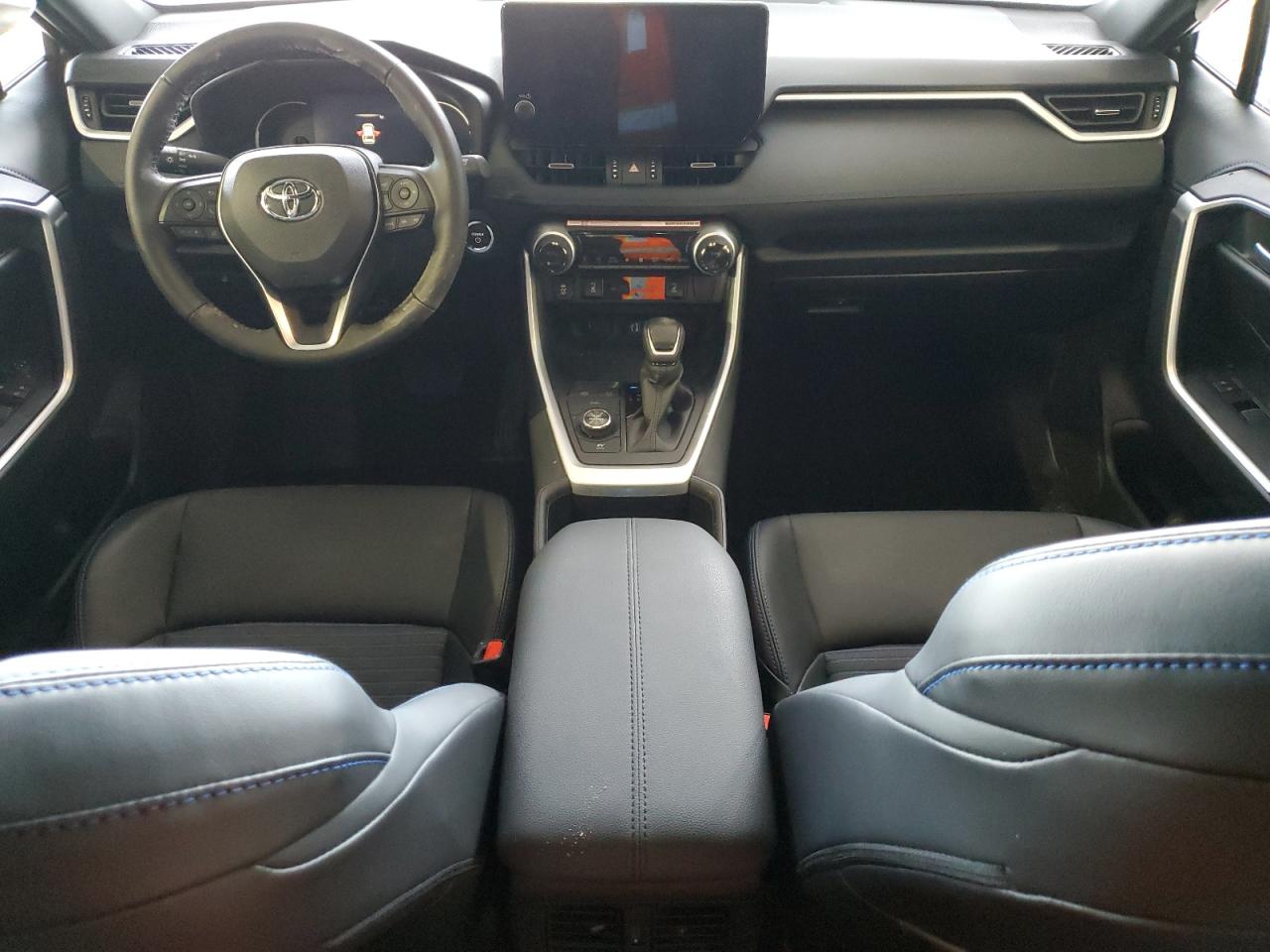 2024 Toyota RAV 4 - Image 8