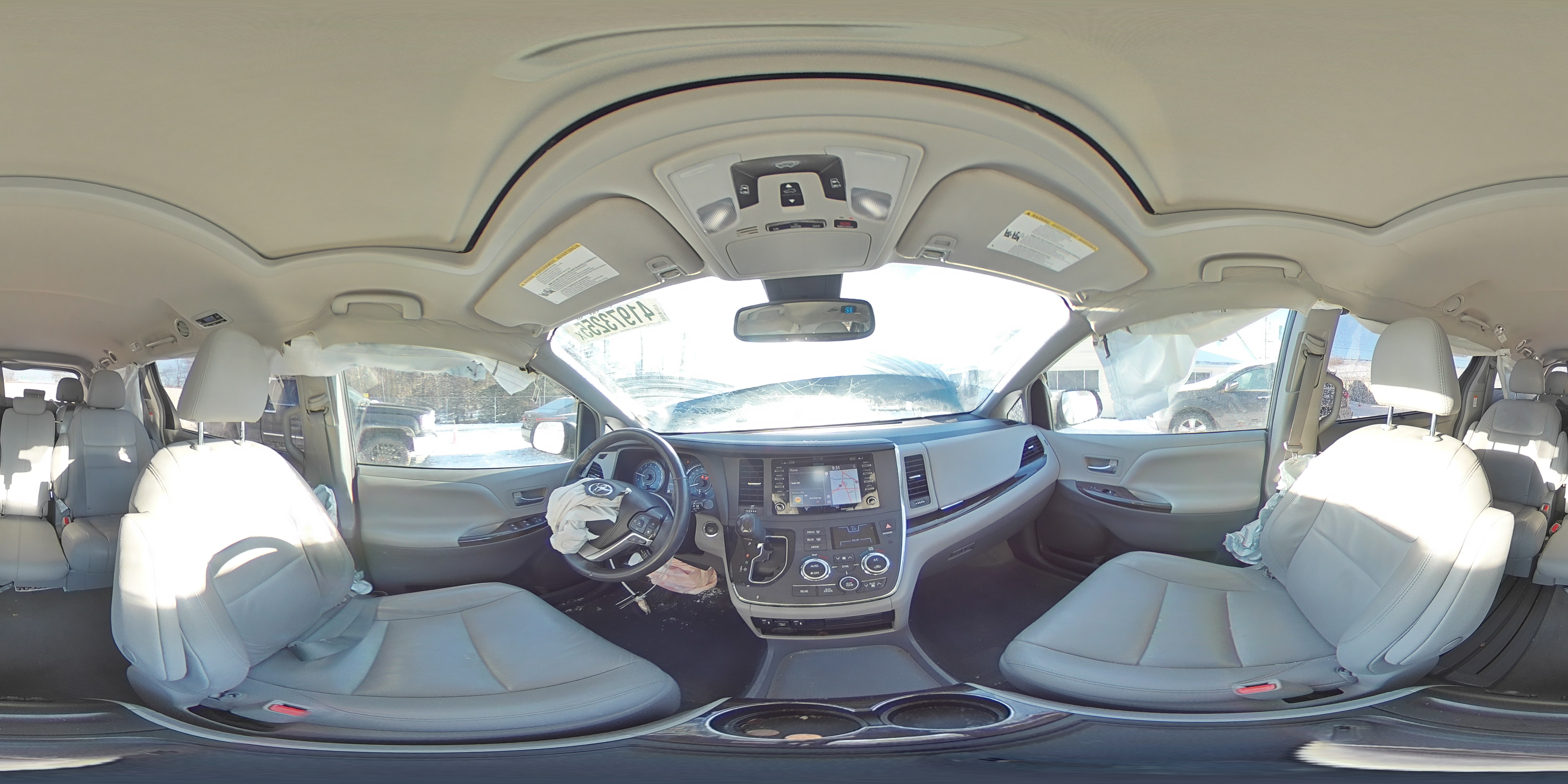 2018 Toyota Sienna - Image 14