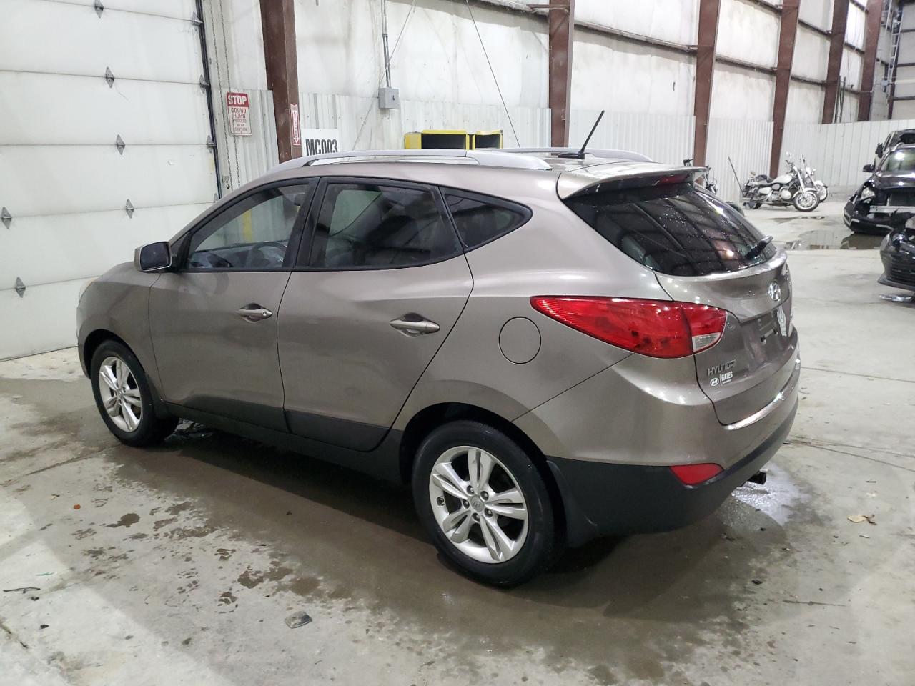 2011 Hyundai Tucson - Image 2