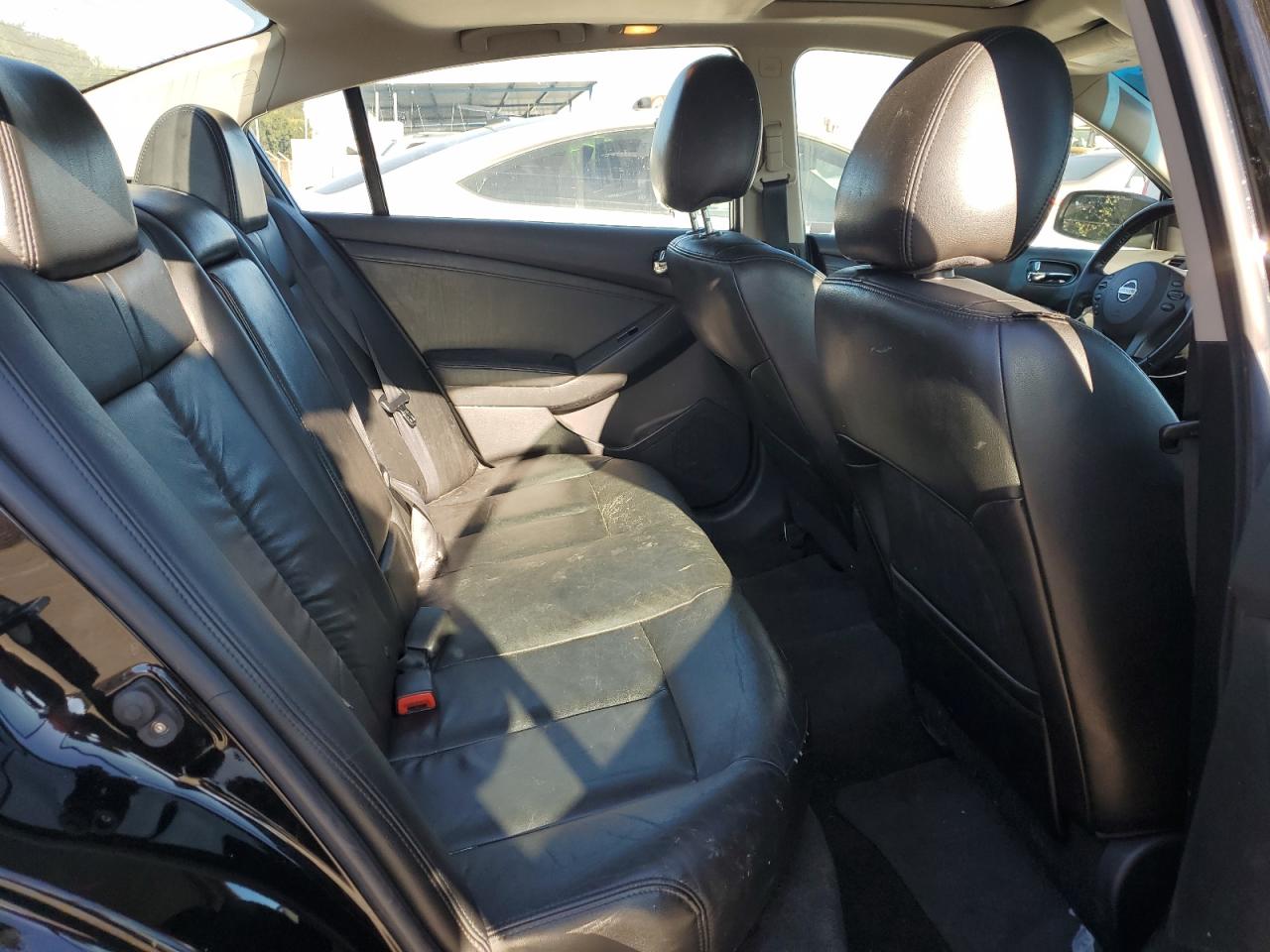 2011 Nissan Altima - Image 10