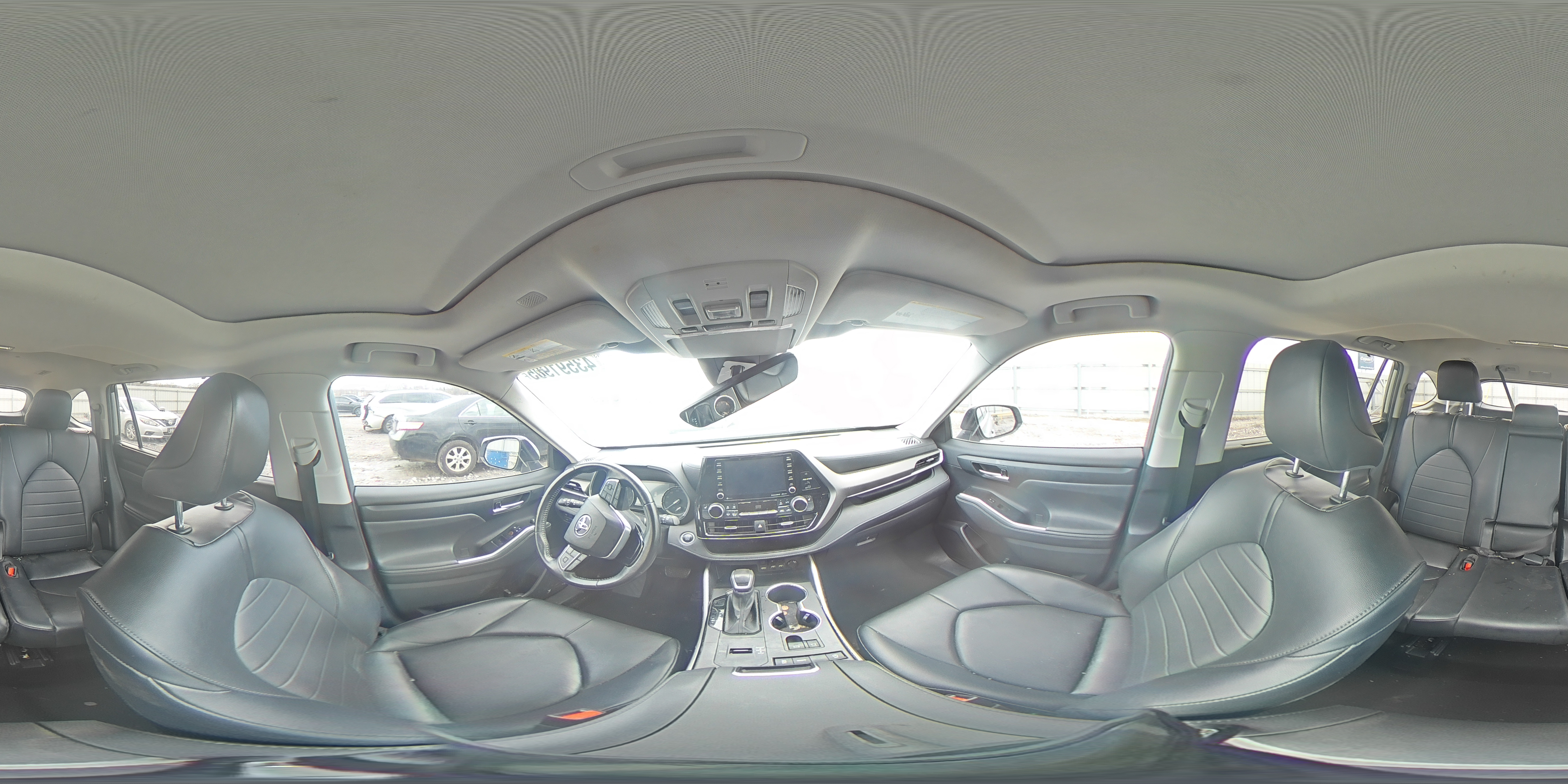 2020 Toyota Highlander - Image 13