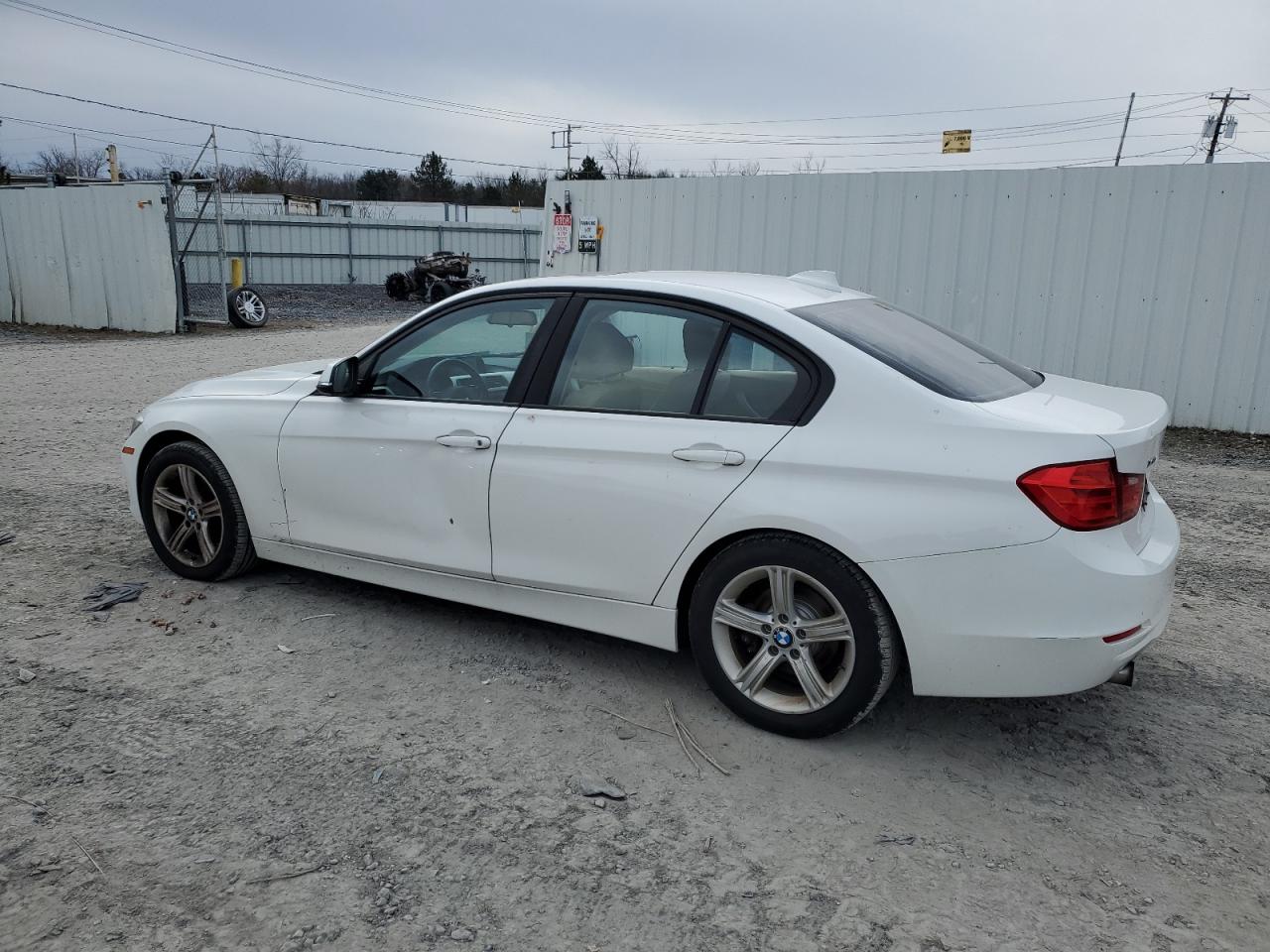 VIN WBA3C3C5XEPV90880 2014 BMW 3 SERIES no.2