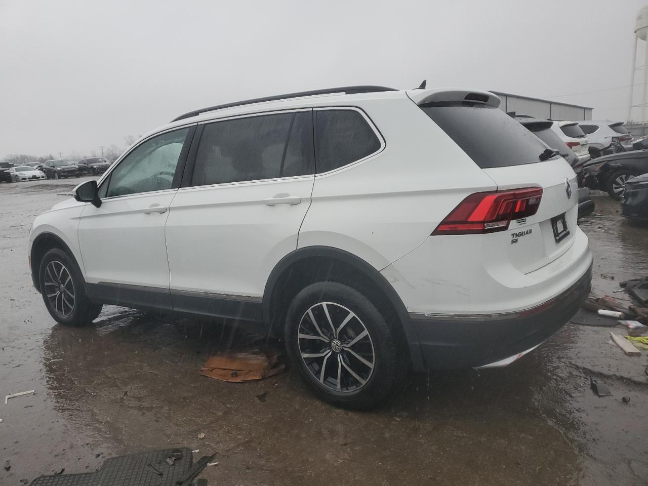 2021 Volkswagen Tiguan - Image 2