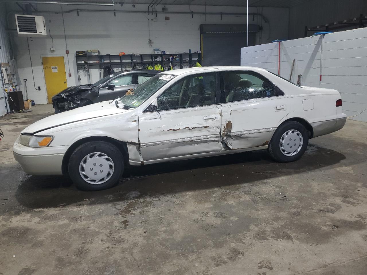 1999 Toyota Camry - Image 1