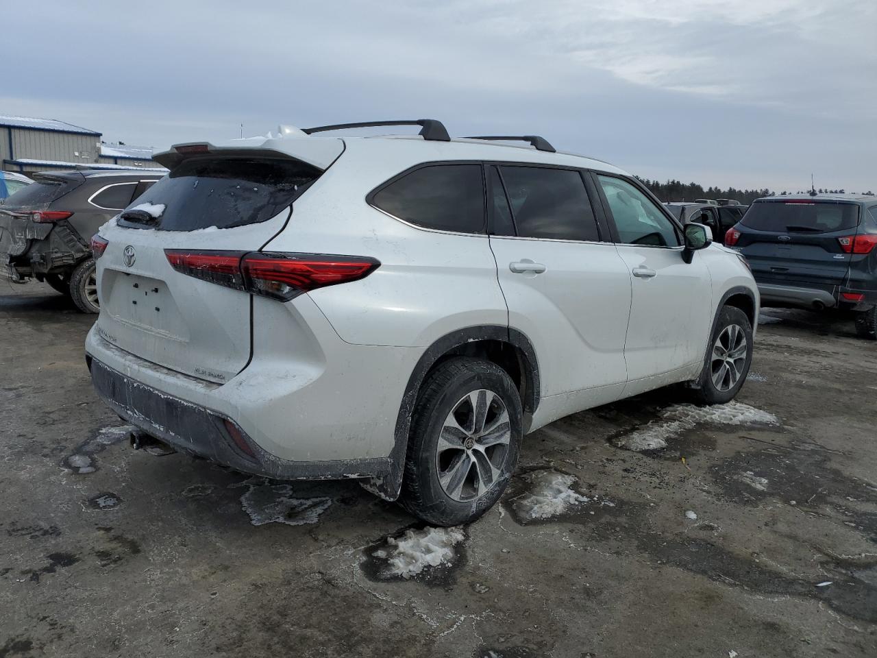 2022 Toyota Highlander - Image 3
