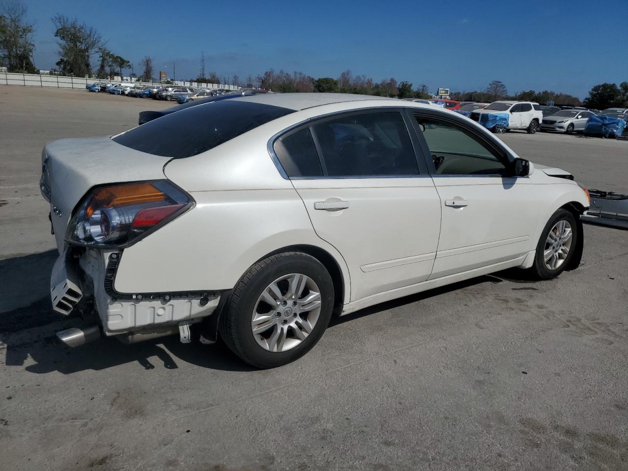 2010 Nissan Altima - Image 3