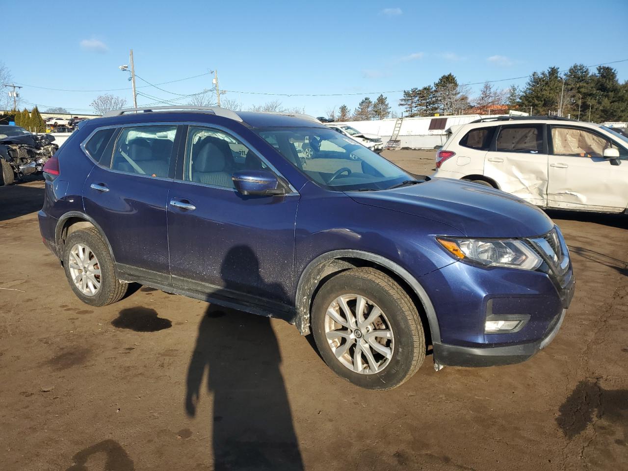 2017 Nissan Rogue - Image 4
