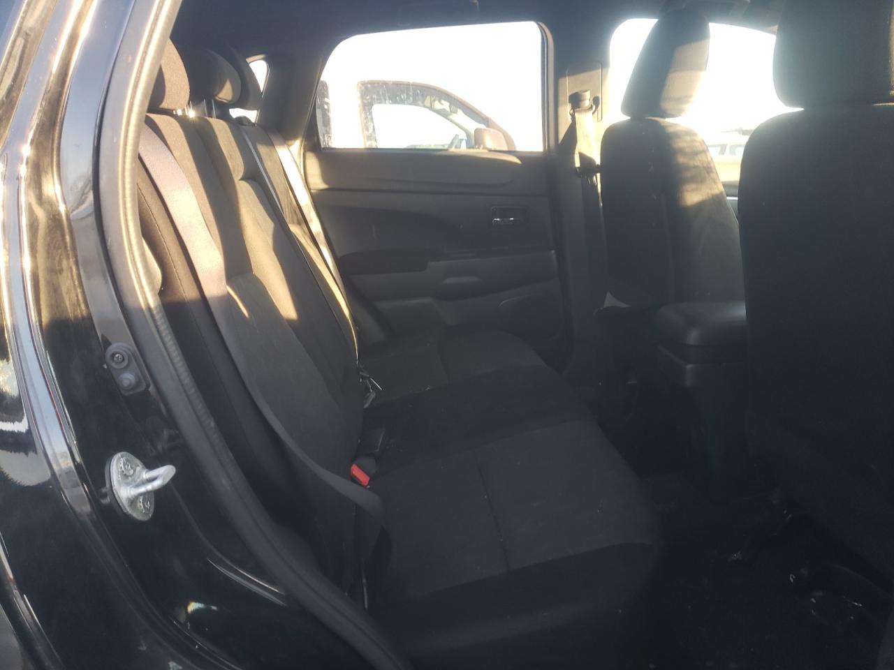 2020 Mitsubishi Outlander - Image 10