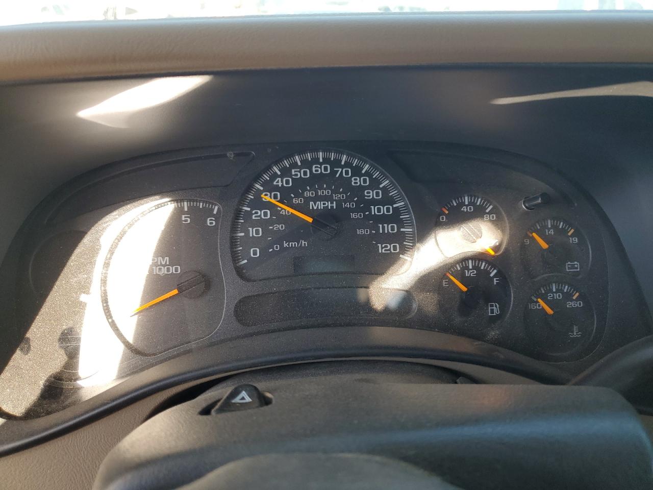 2005 Chevrolet Silverado - Image 9