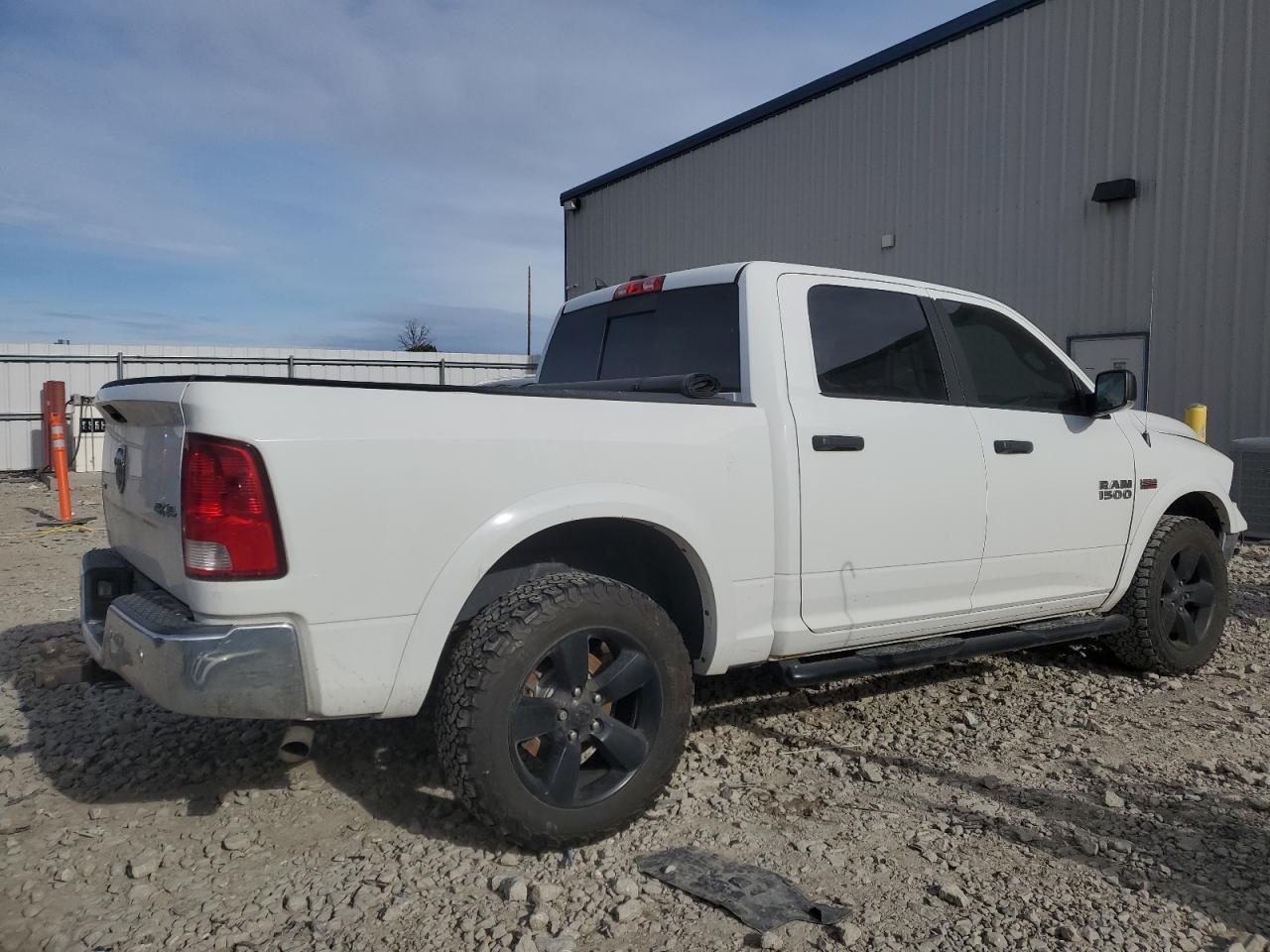2015 RAM 1500 - Image 3