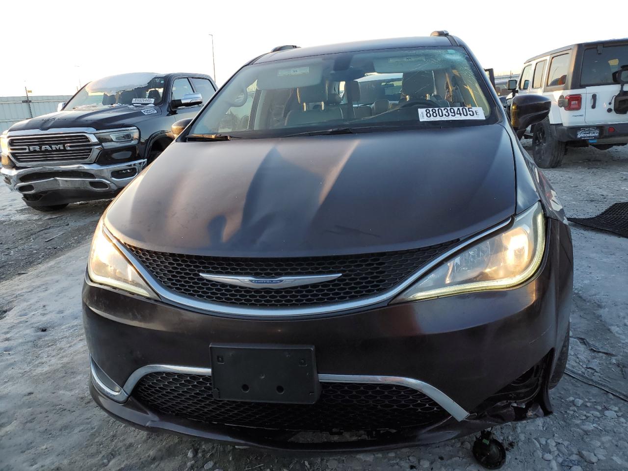 2018 Chrysler Pacifica - Image 5