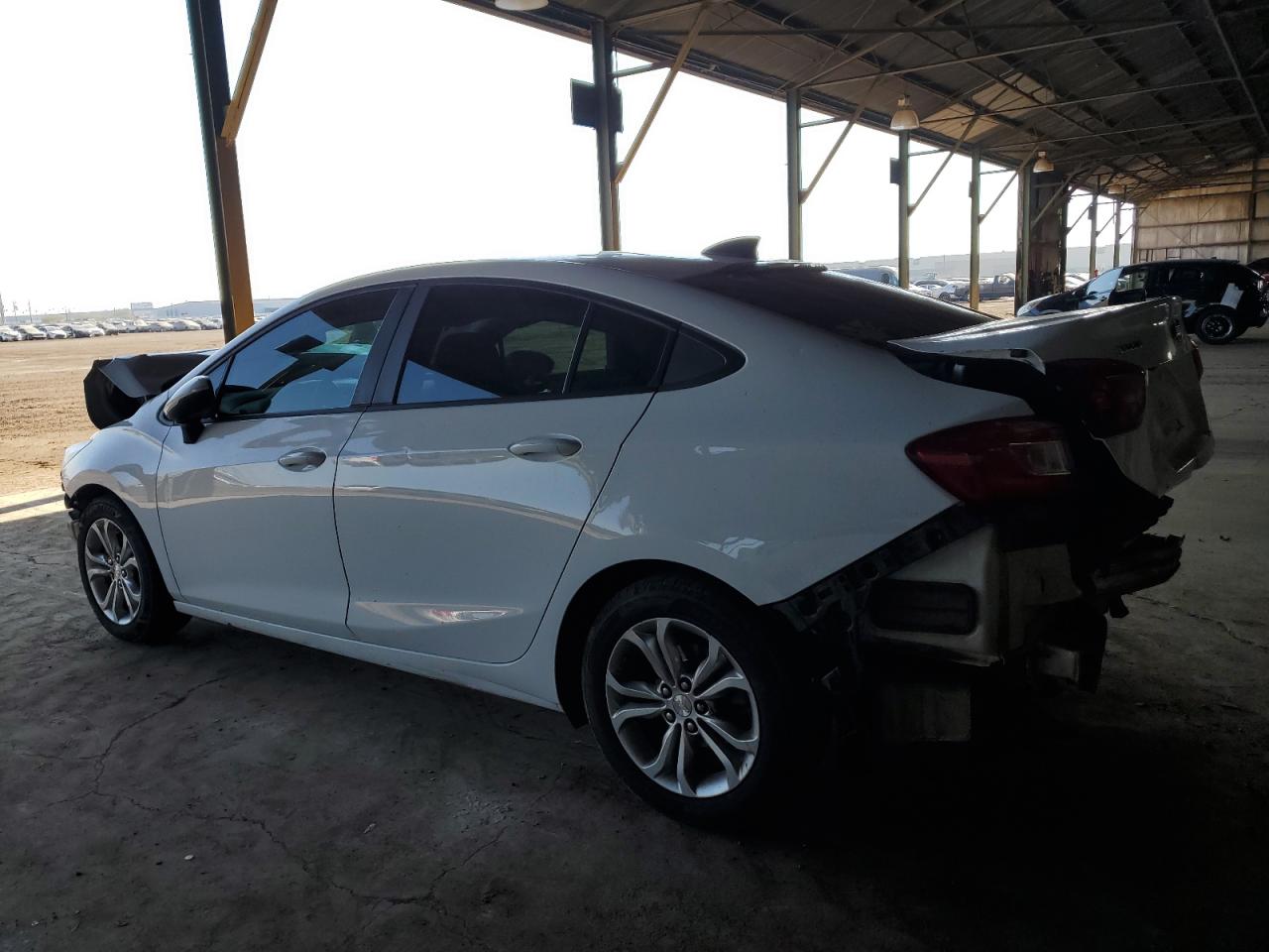 2019 Chevrolet Cruze - Image 2
