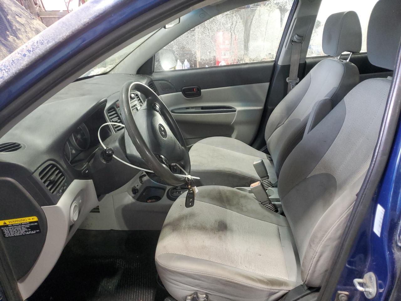 2010 Hyundai Accent - Image 7