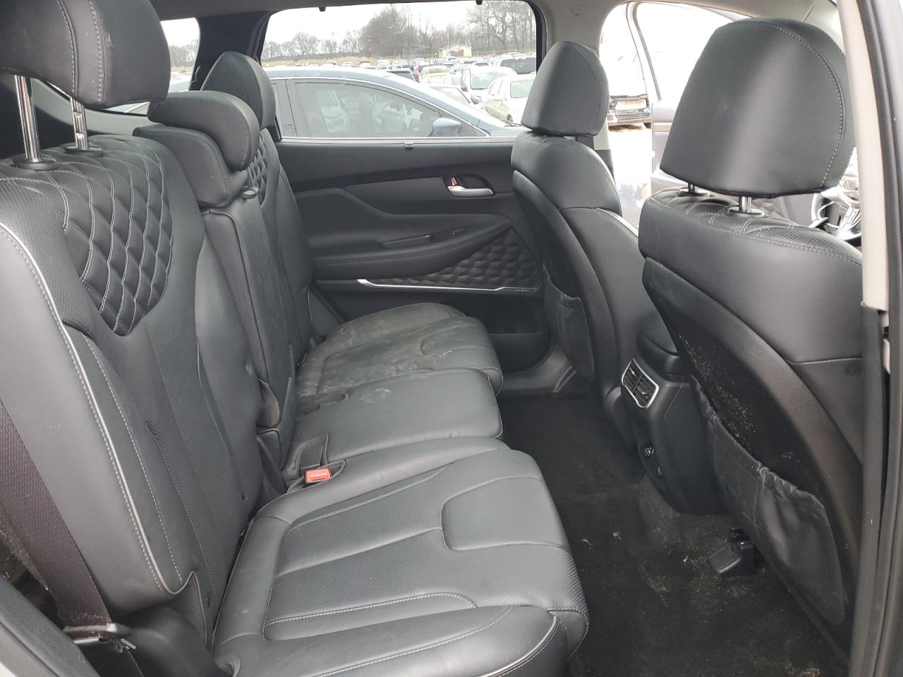 2022 Hyundai Santa Fe - Image 11