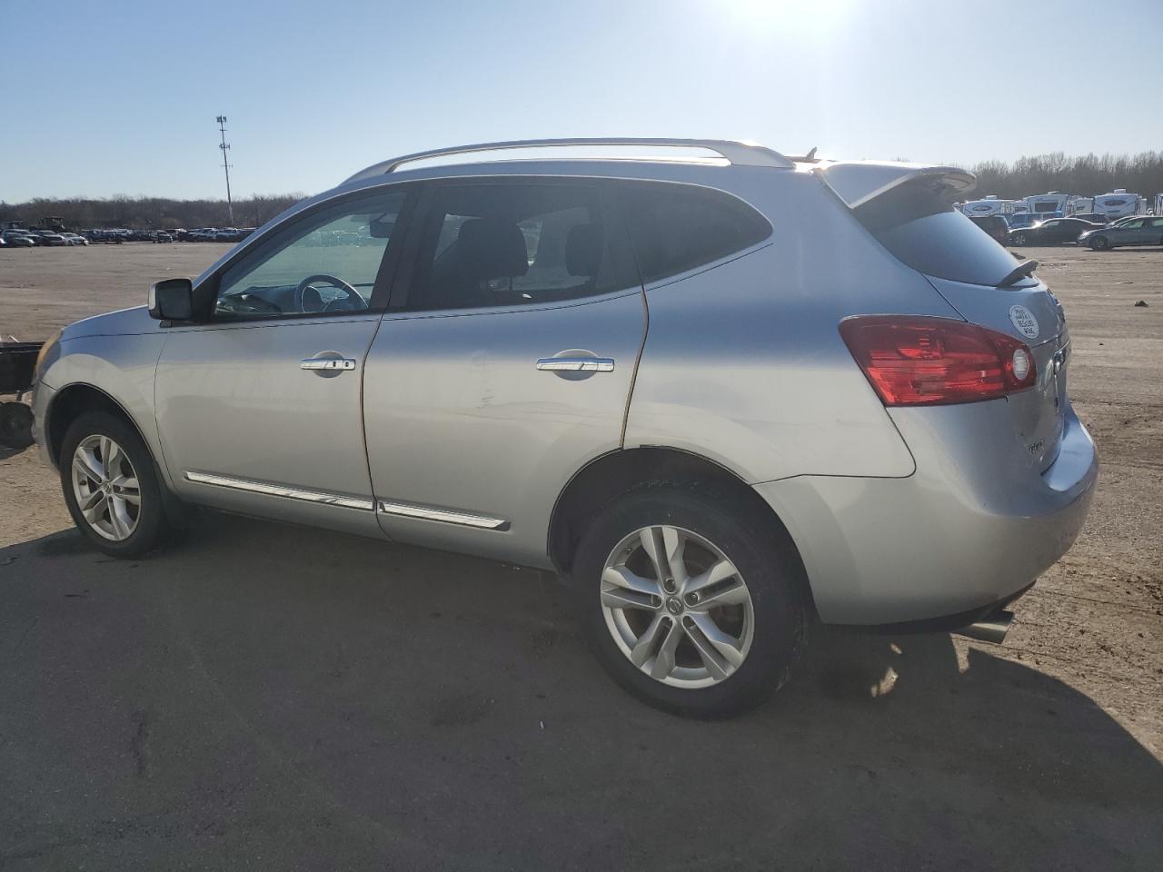 2012 Nissan Rogue - Image 2