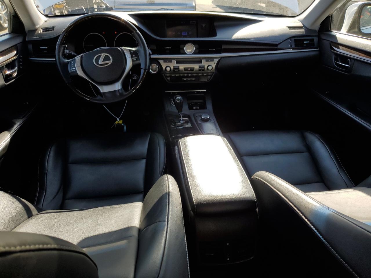 2013 Lexus ES - Image 8