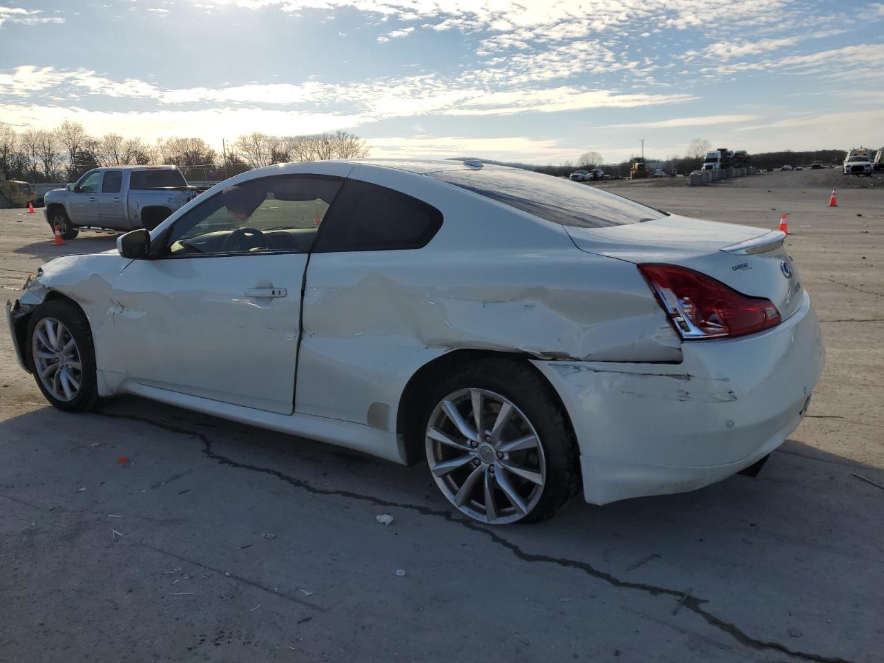 2011 Infiniti G - Image 2