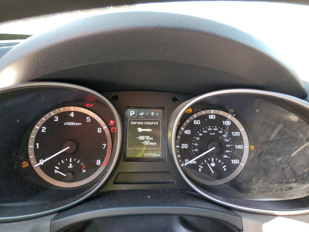 2017 Hyundai Santa Fe - Image 9