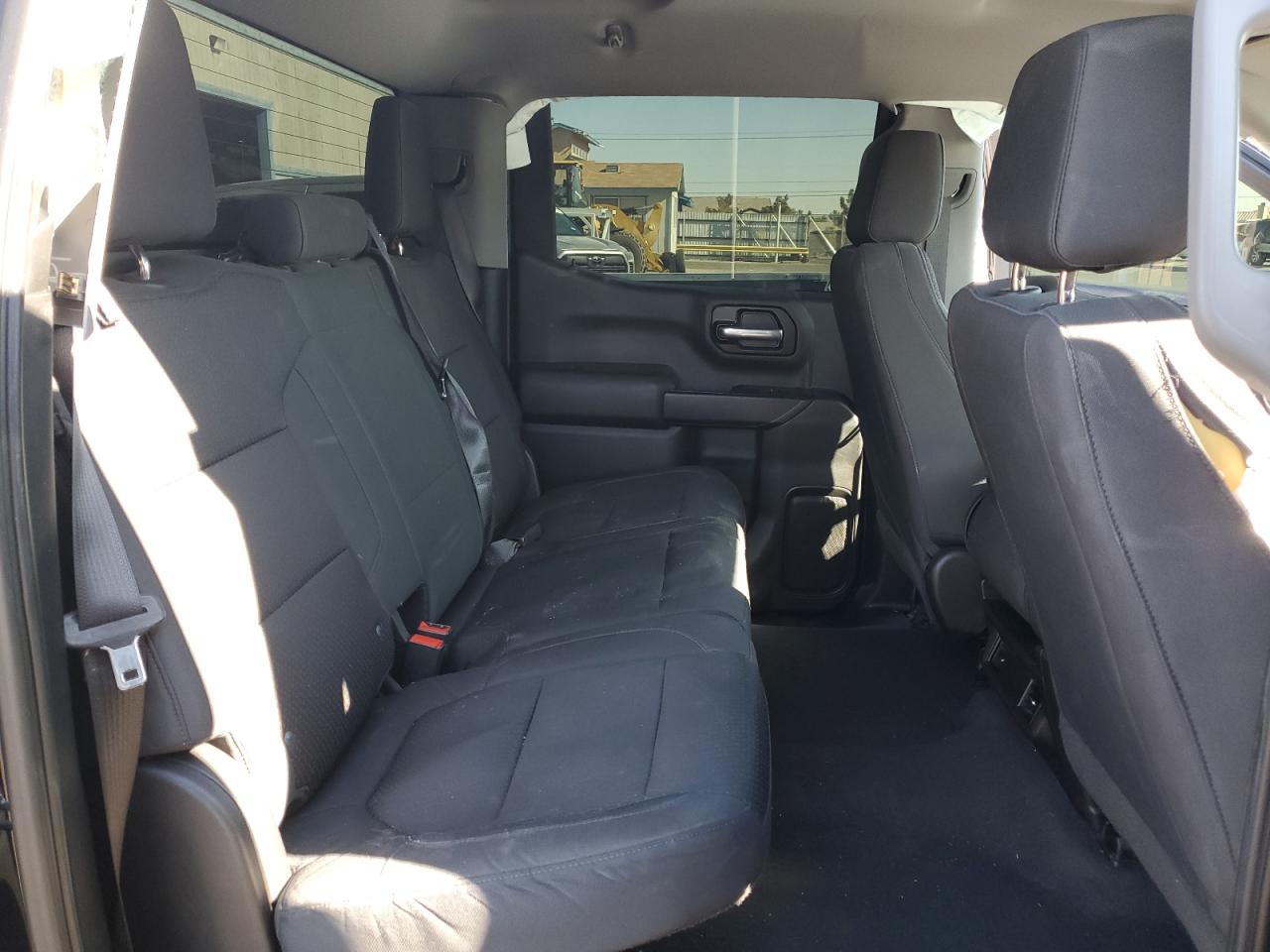 2019 Chevrolet Silverado - Image 11