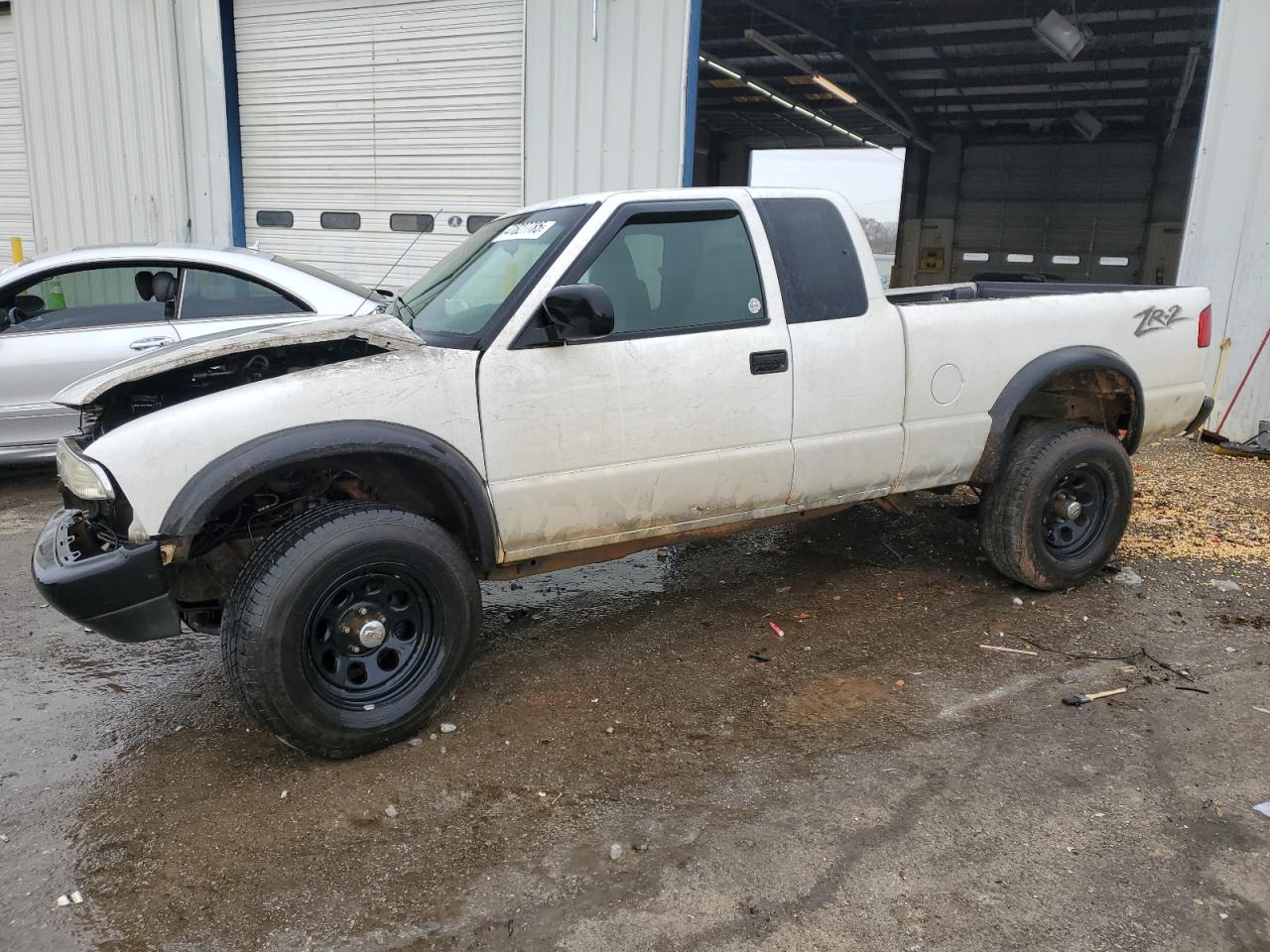 2002 Chevrolet S-10 Pickup - Image 1