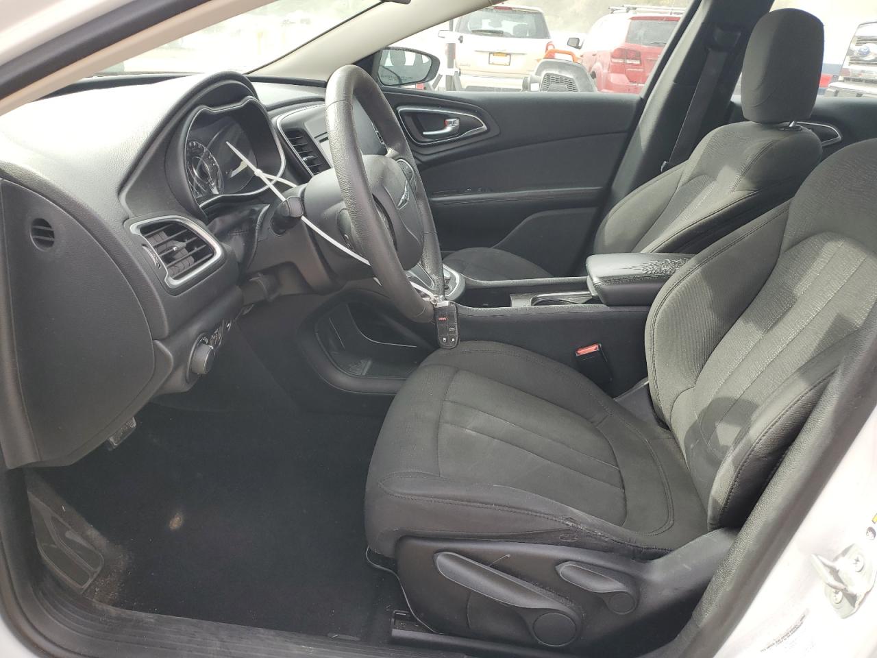 2016 Chrysler 200 - Image 7