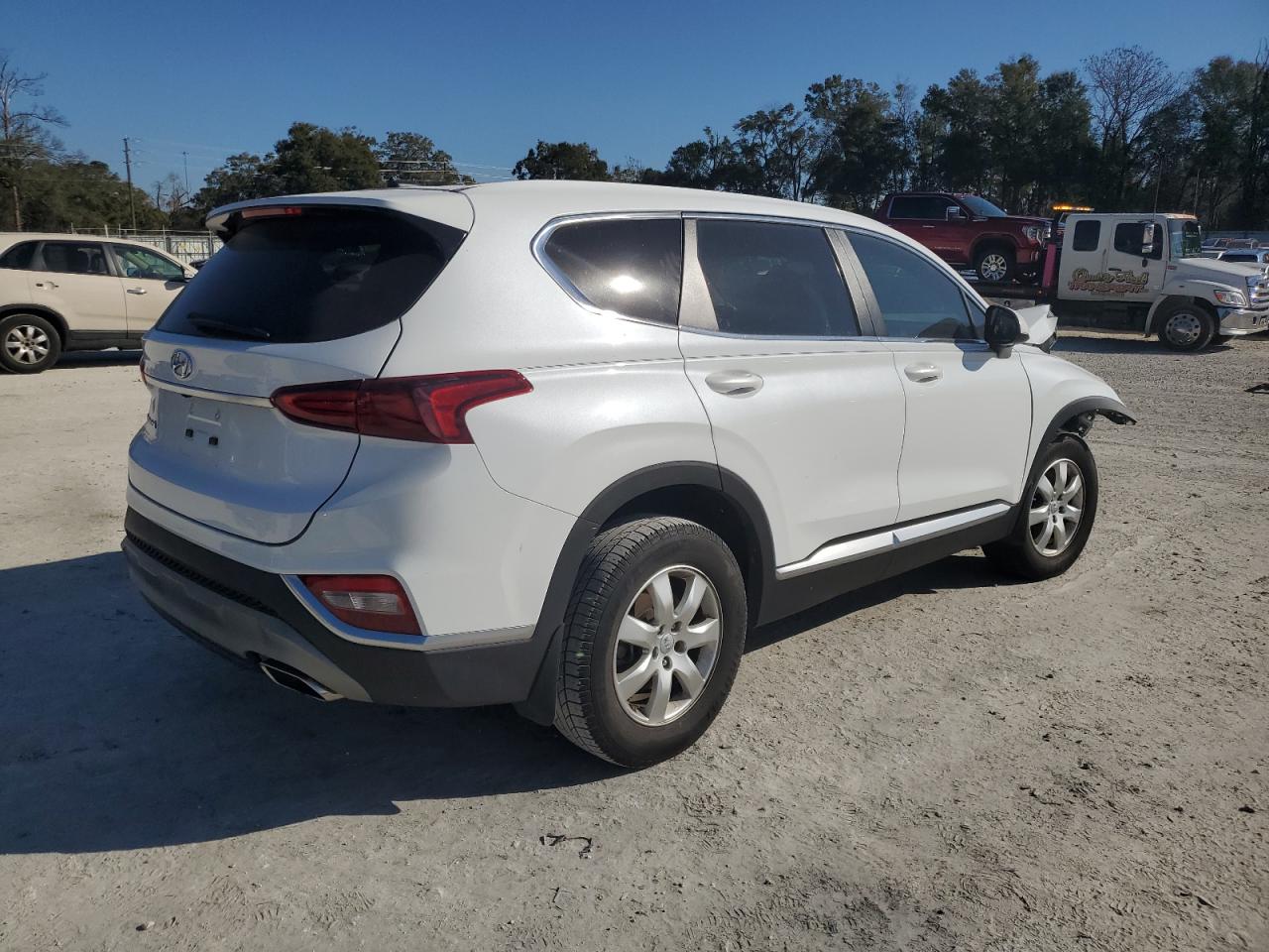2020 Hyundai Santa Fe - Image 3
