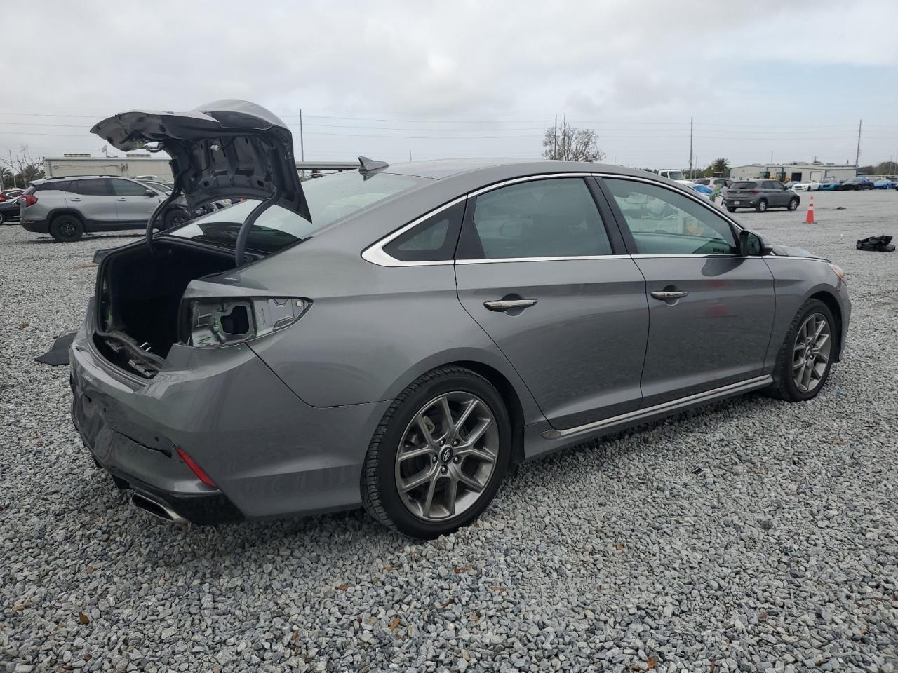2018 Hyundai Sonata - Image 3