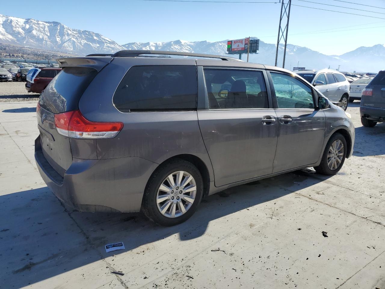 2011 Toyota Sienna - Image 3