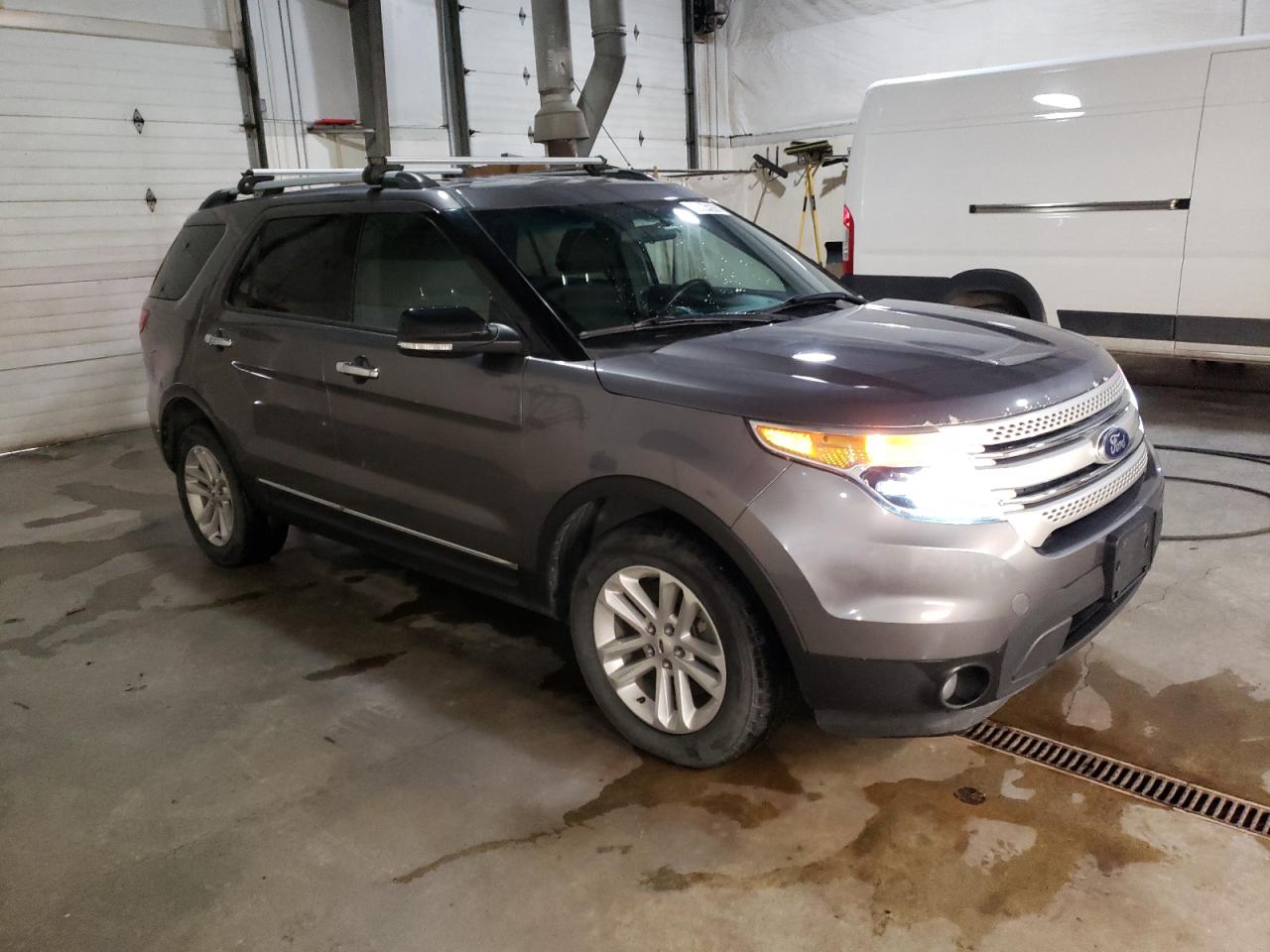 2014 Ford Explorer - Image 4