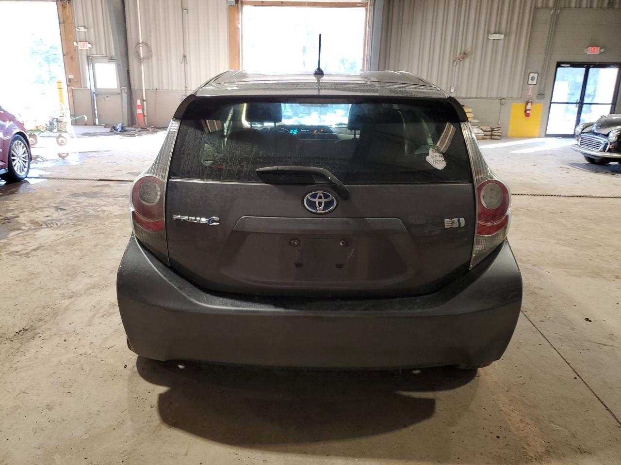 2012 Toyota Prius - Image 6