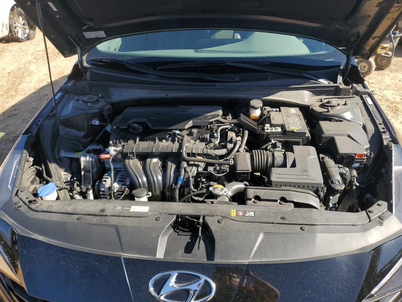 2023 Hyundai Elantra - Image 11