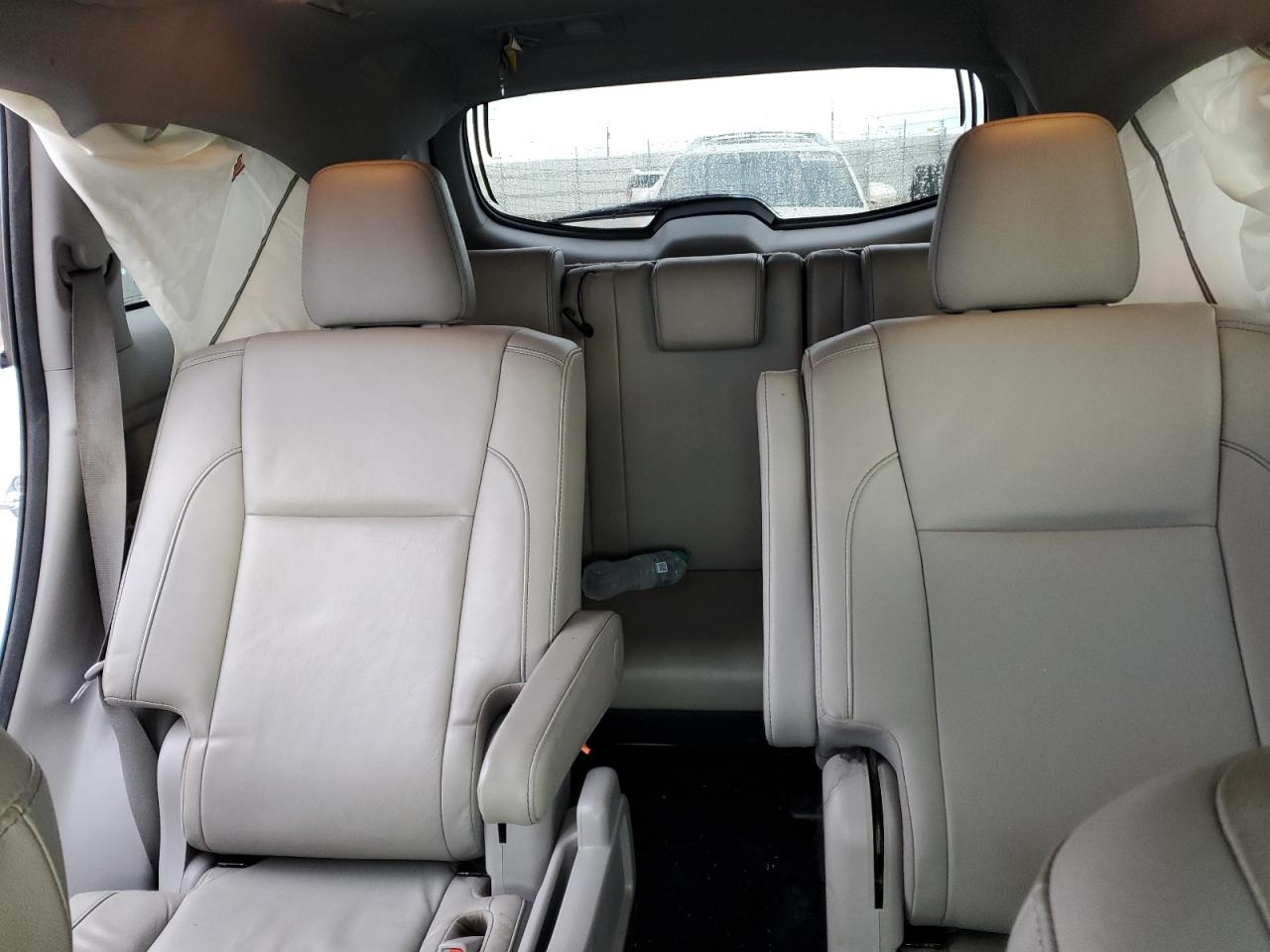 2018 Toyota Highlander - Image 10