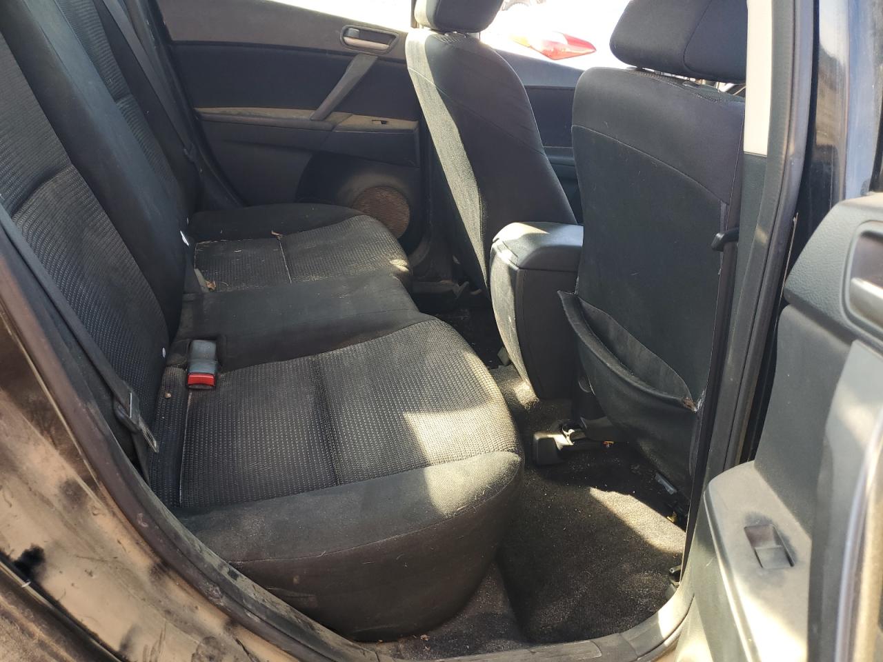 2012 Mazda 3 - Image 10