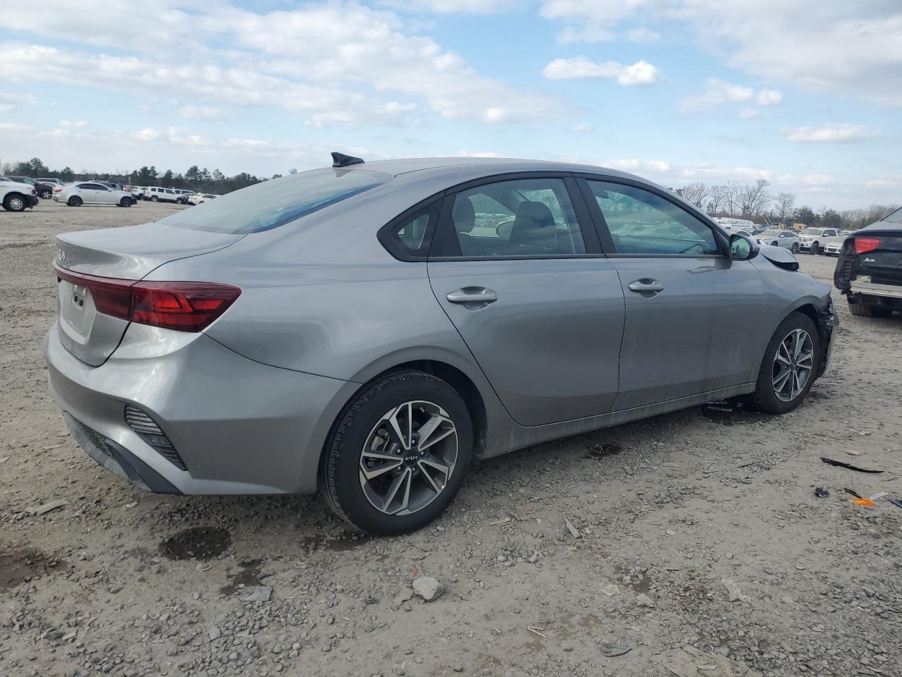 2024 Kia Forte - Image 3