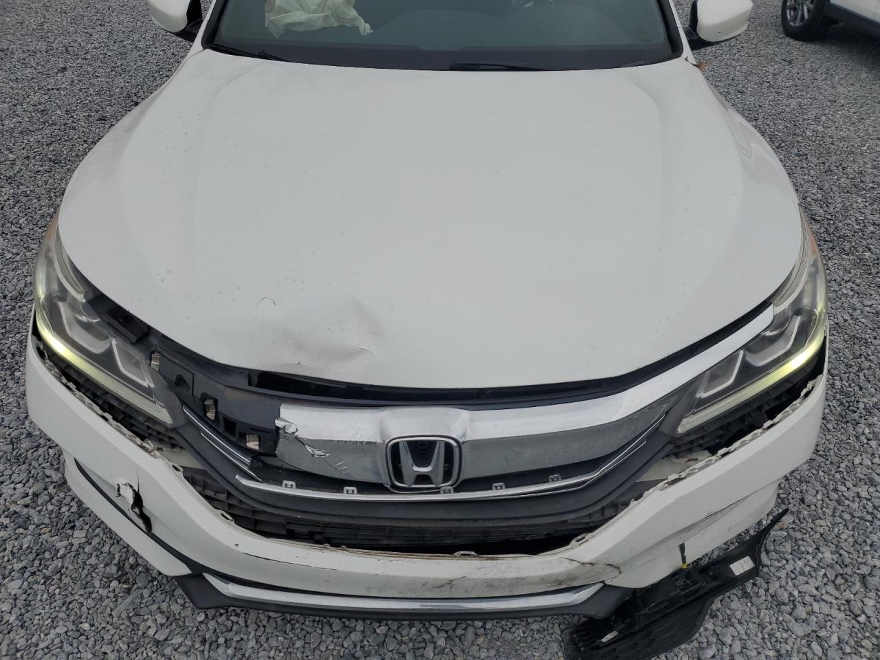 2017 Honda Accord - Image 12
