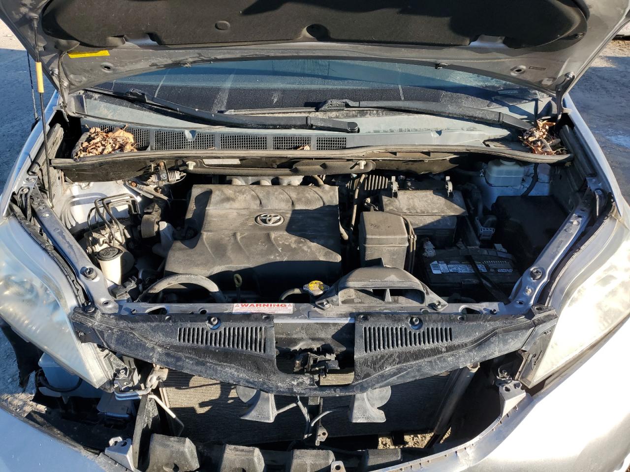2013 Toyota Sienna - Image 14