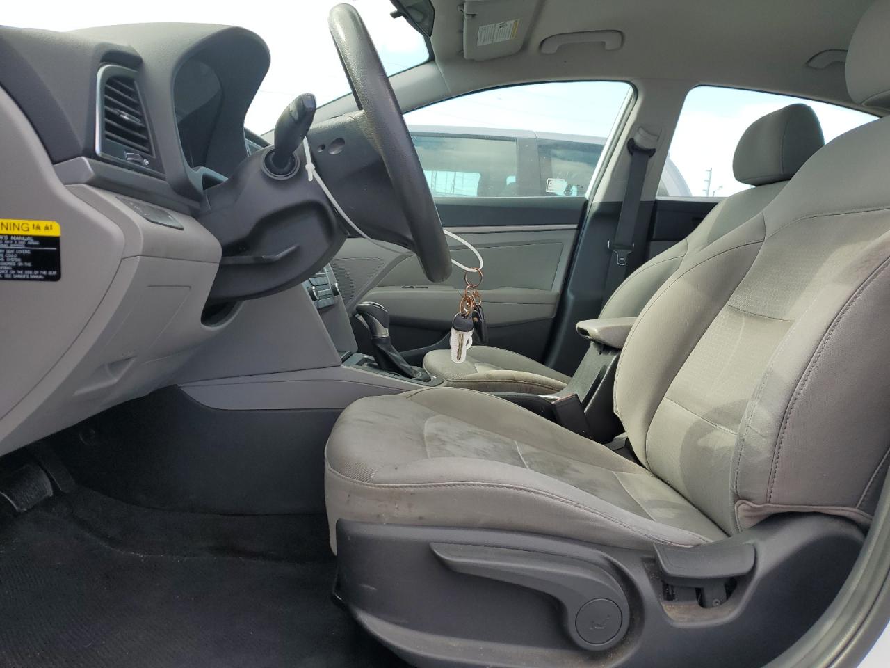 2017 Hyundai Elantra - Image 7