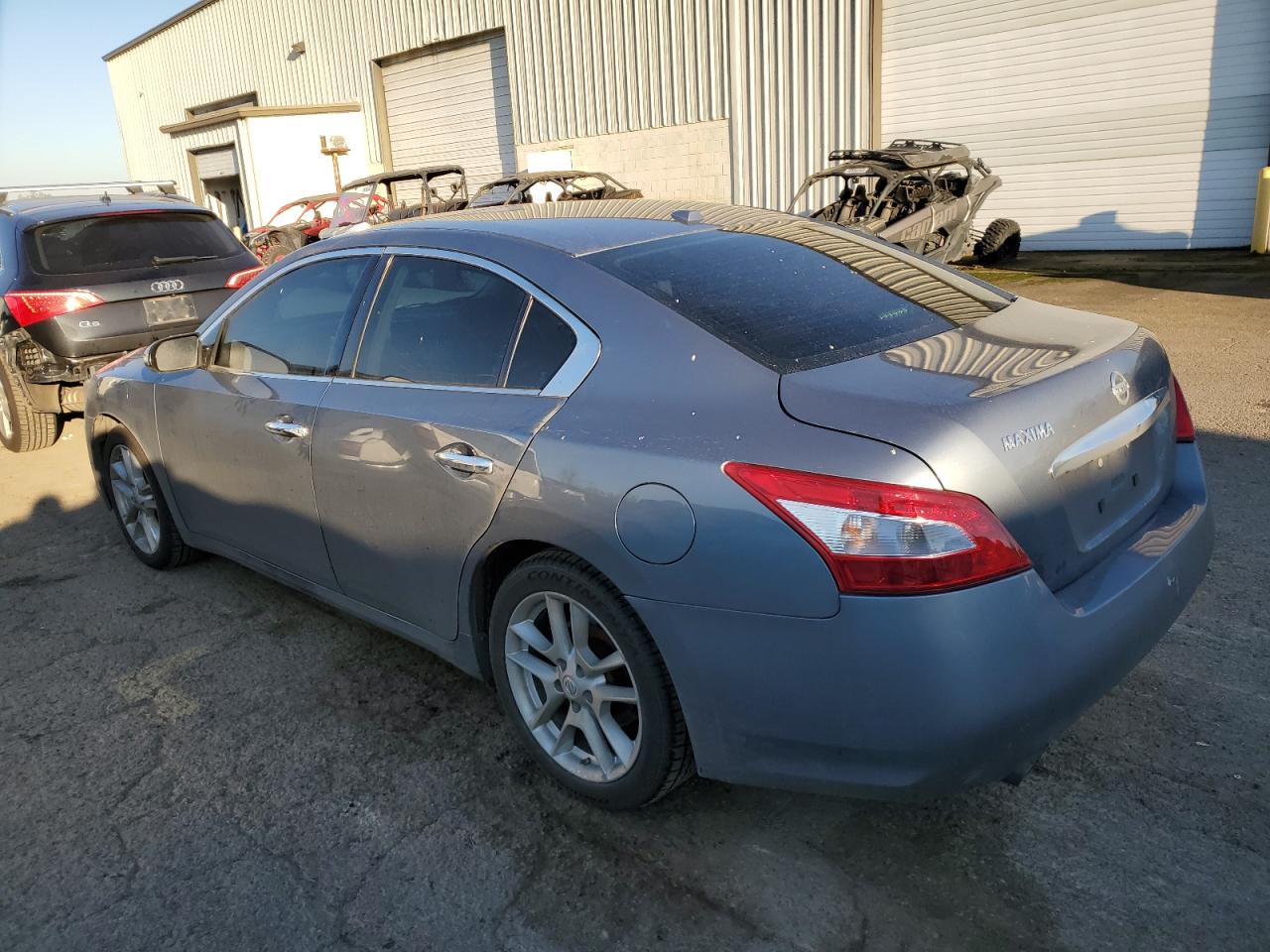 2010 Nissan Maxima - Image 2