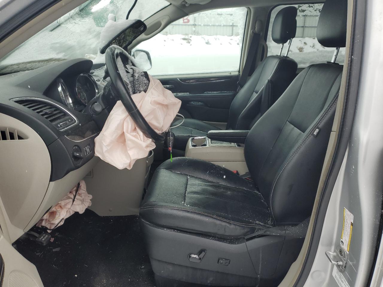 2012 Chrysler Town & Country - Image 7