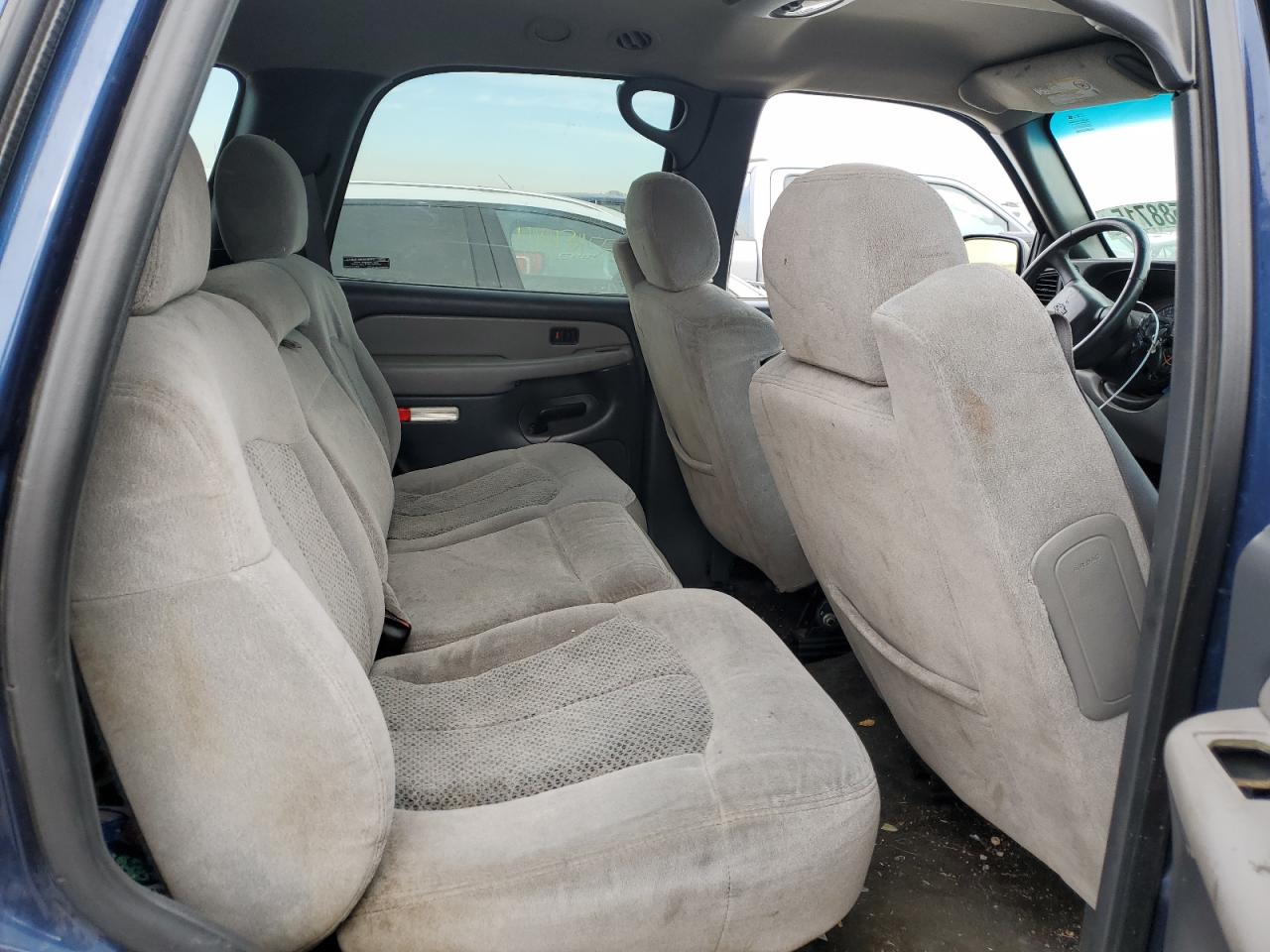2001 Chevrolet Tahoe - Image 10