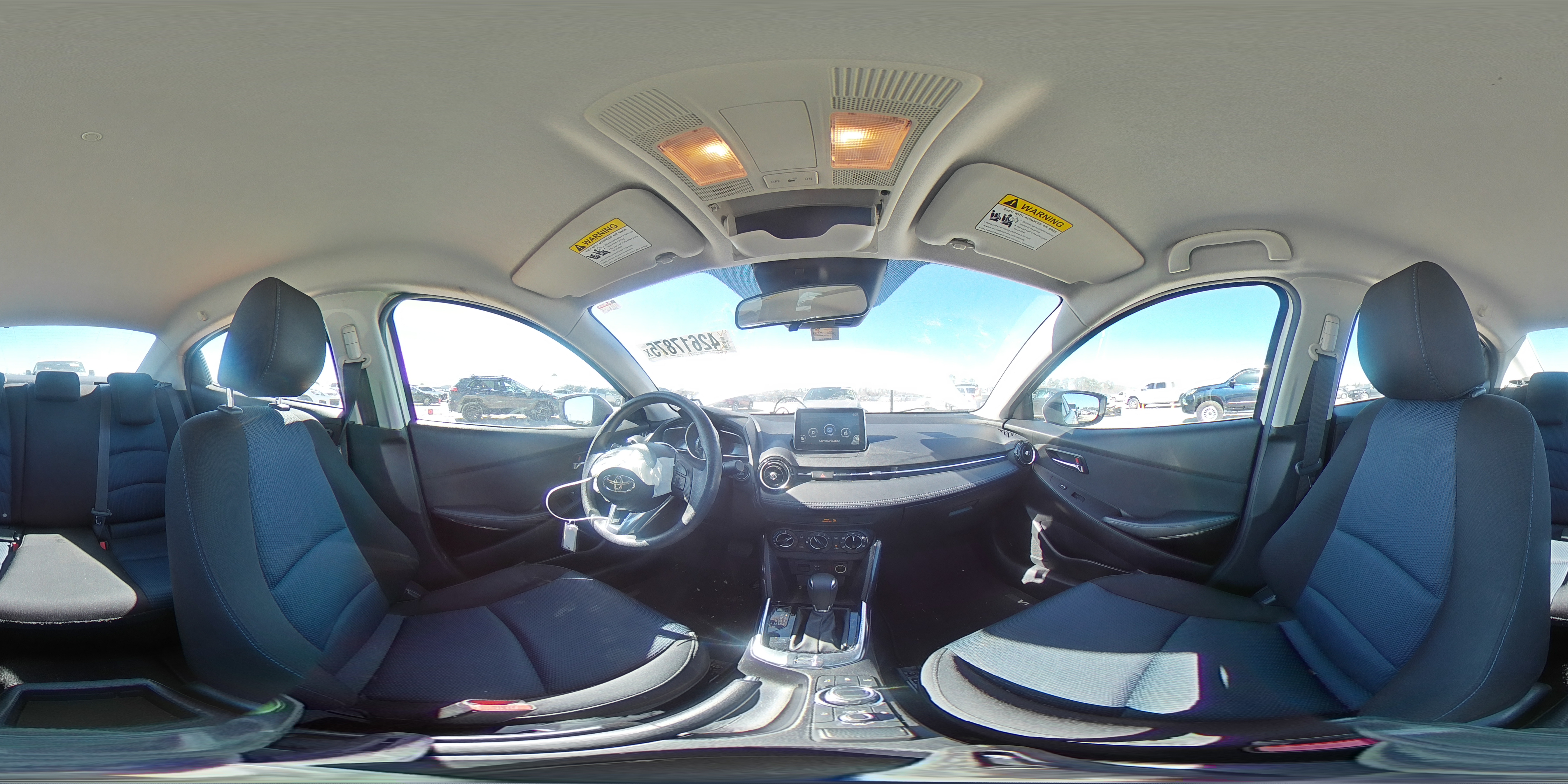 2017 Toyota Yaris - Image 12