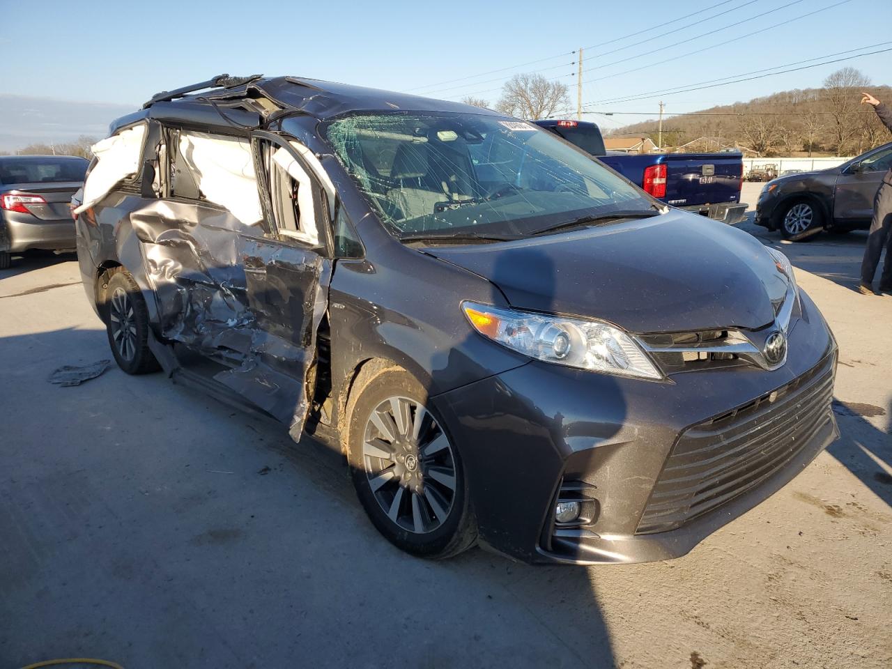 2019 Toyota Sienna - Image 4