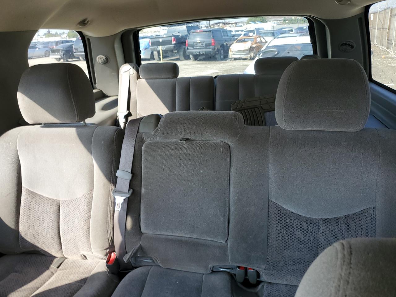 2003 Chevrolet Tahoe - Image 10