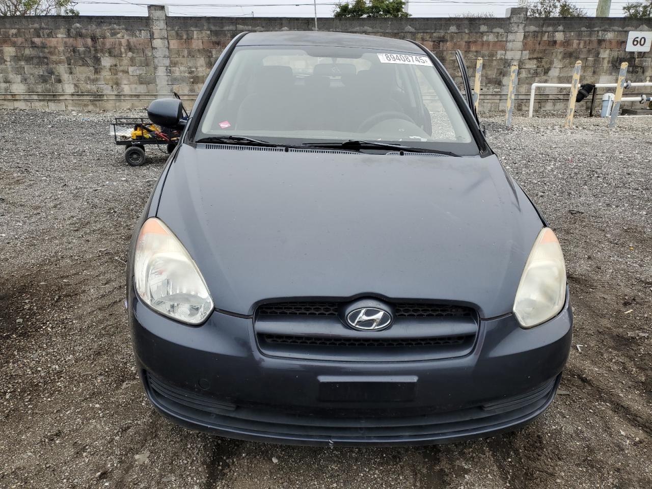 2010 Hyundai Accent - Image 5