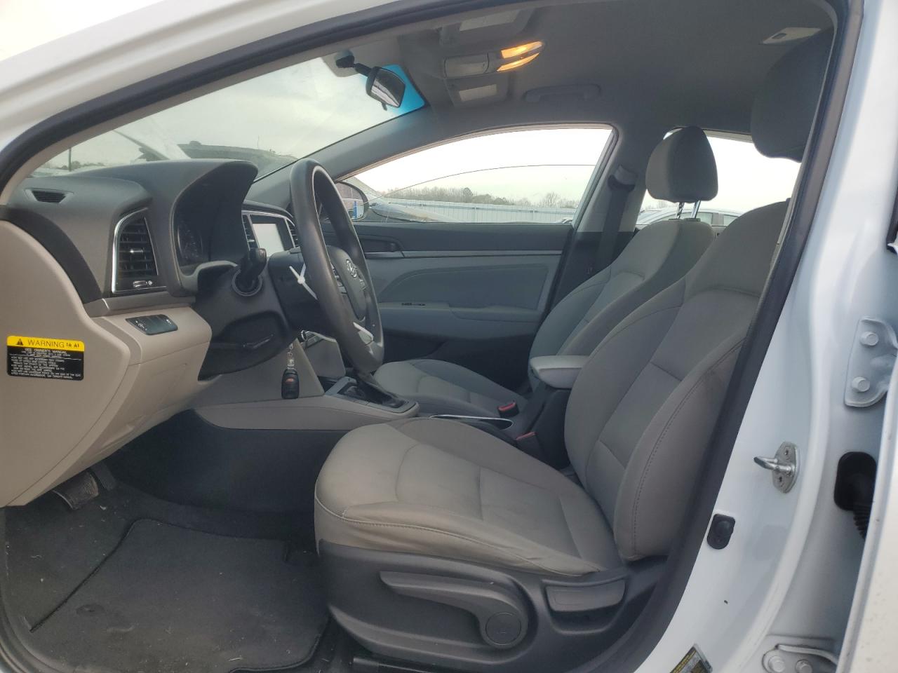 2017 Hyundai Elantra - Image 7