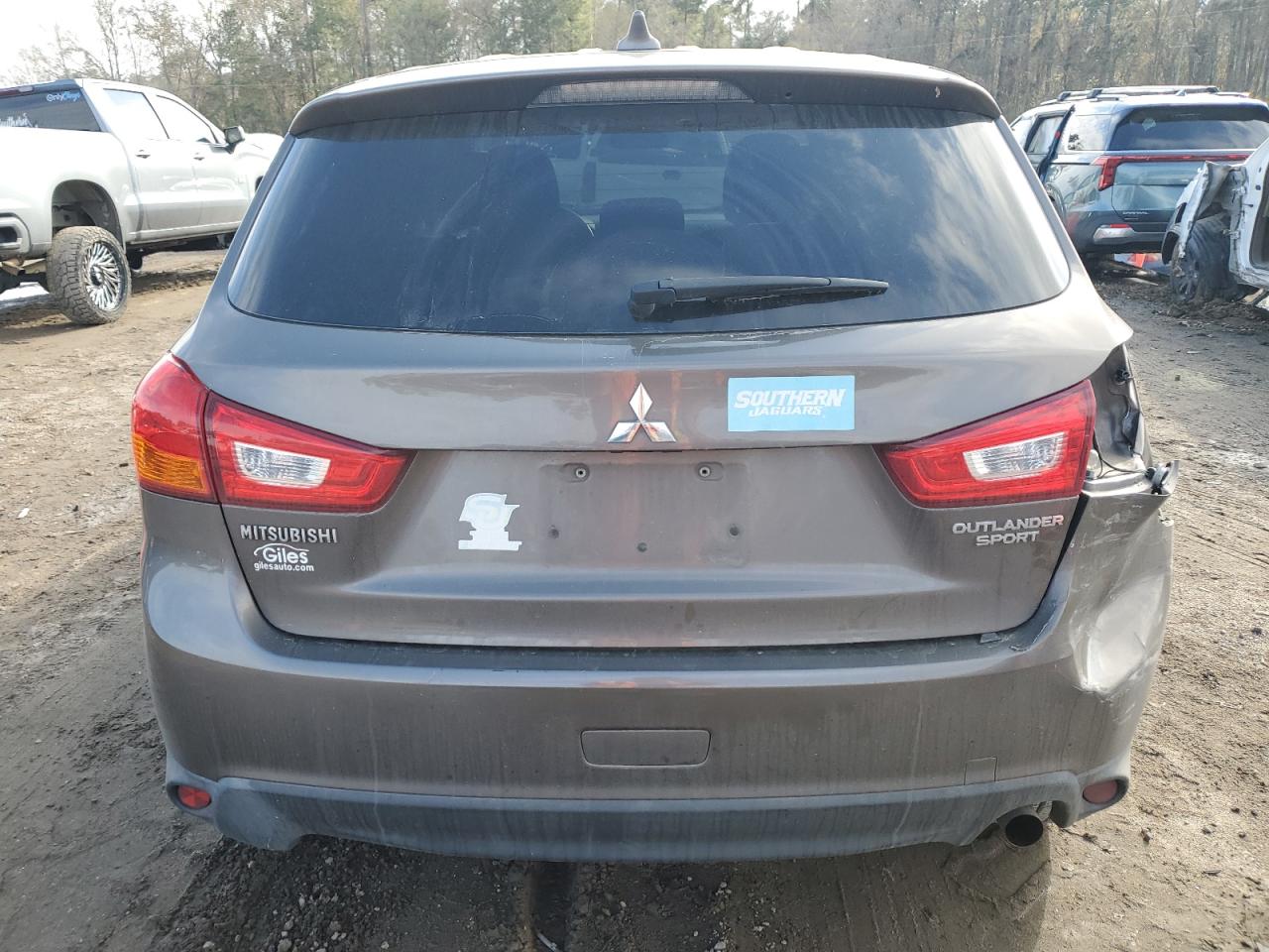 2017 Mitsubishi Outlander - Image 6